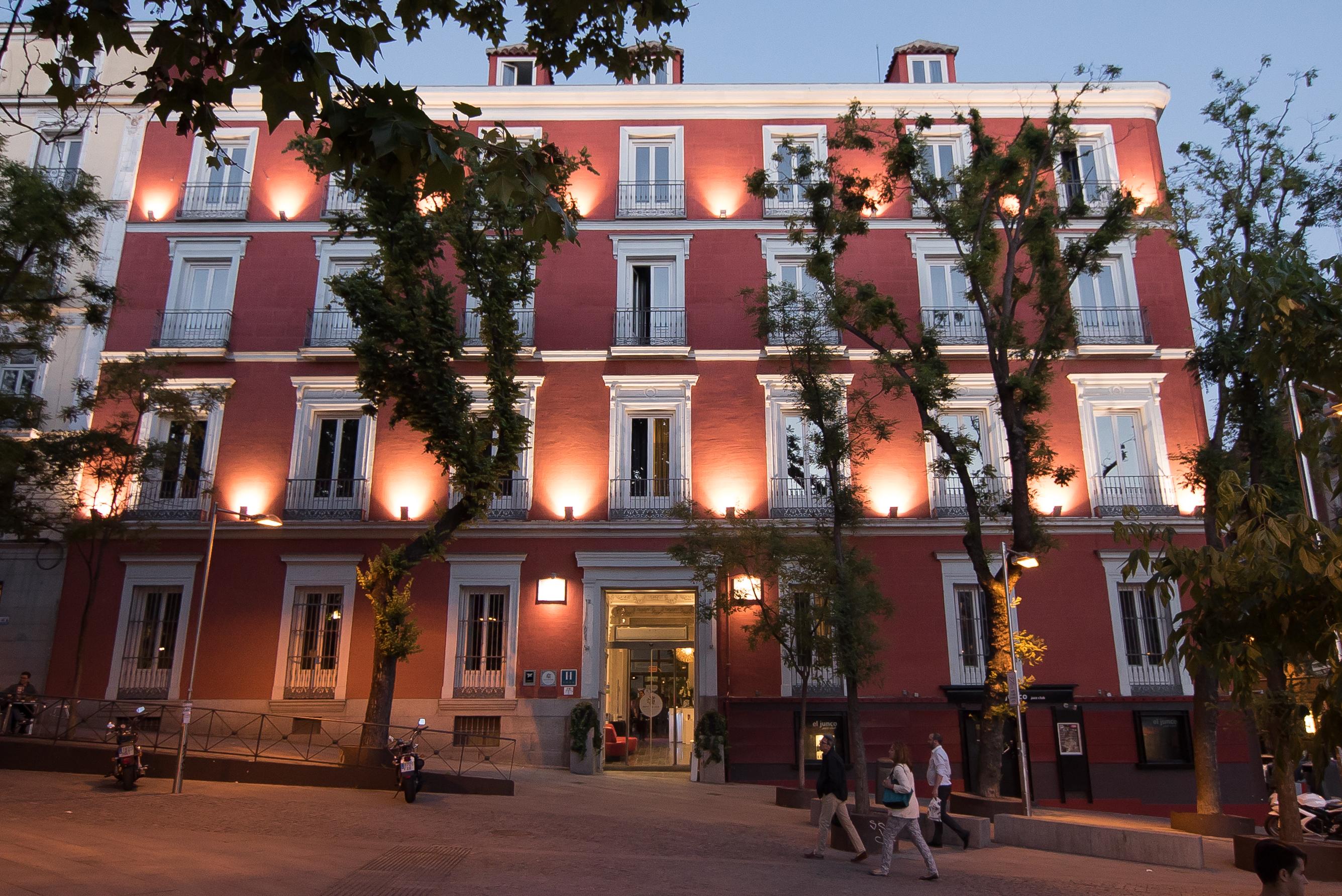 Petit Palace Santa Barbara Мадрид Екстериор снимка